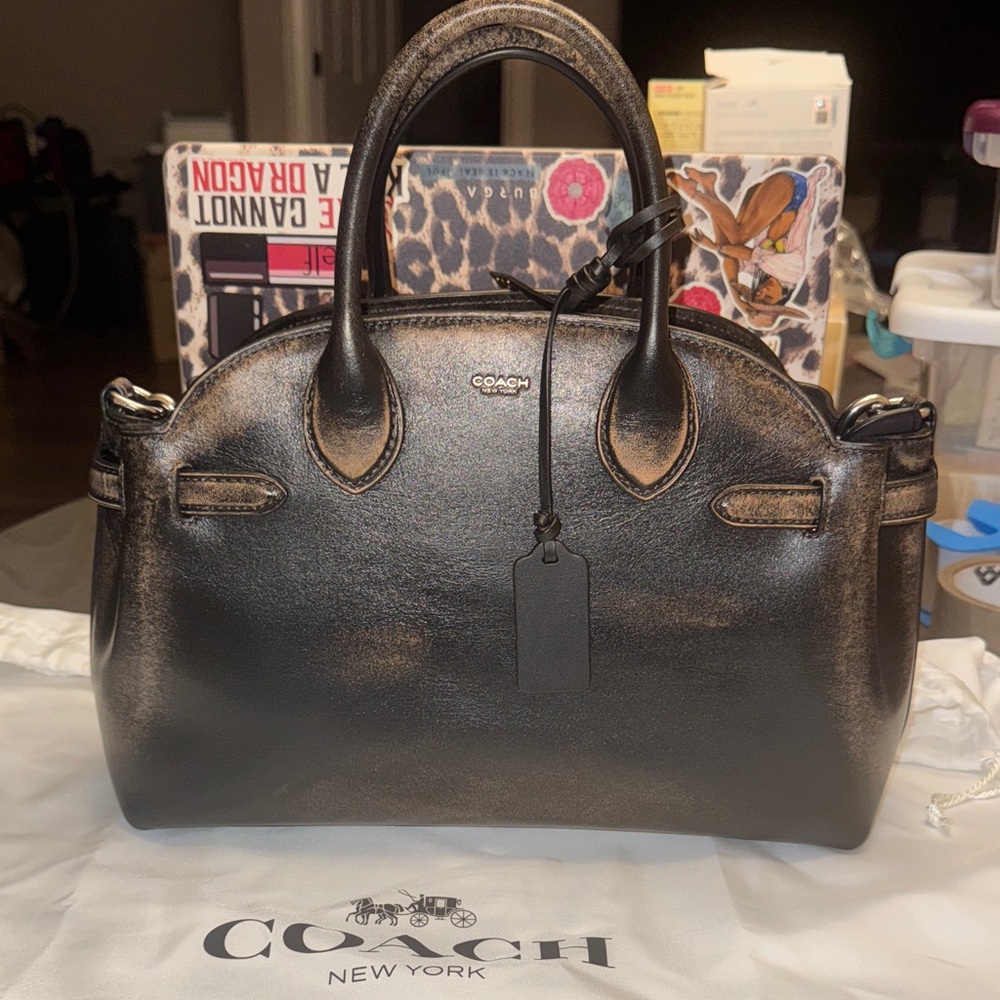 Coach Empire 28 in Loved Leather